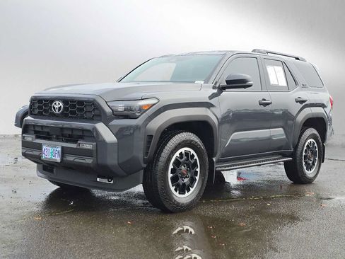 Used 2025 Toyota 4Runner TRD Off-Road Premium AWD/4WD image 8