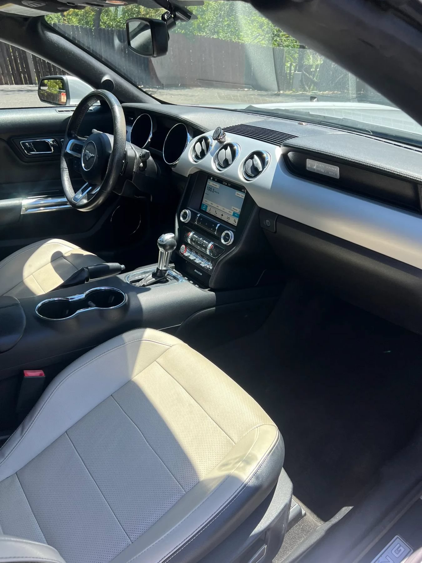 Used 2017 Ford Mustang Premium RWD image 15