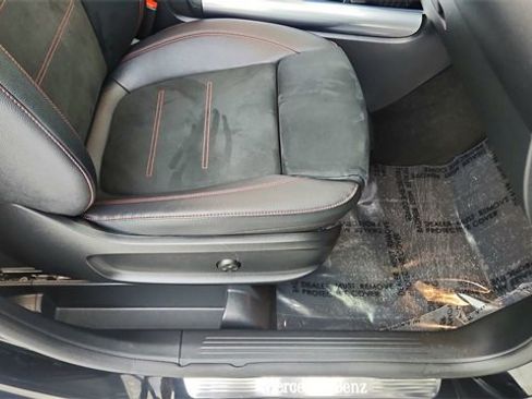 Used 2025 Mercedes-Benz GLA 250 4MATIC image 25