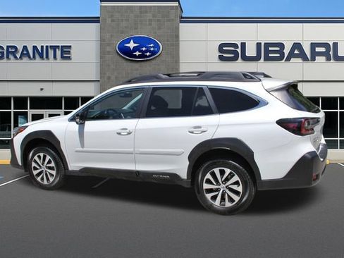 Used 2023 Subaru Outback Premium AWD/4WD image 8