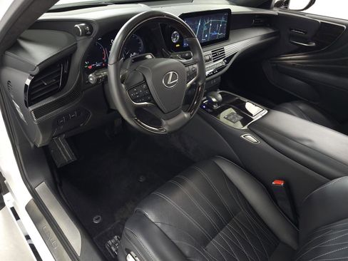 Certified 2024 Lexus LS 500 AWD w/ Luxury Package image 17