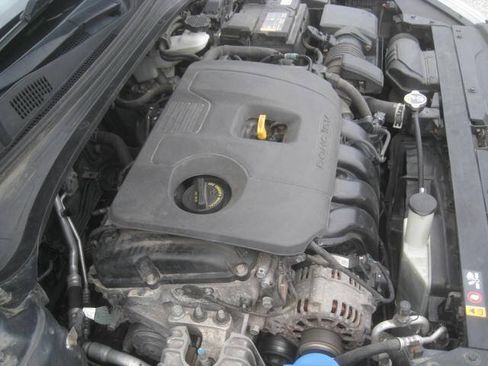 Used 2020 Kia Forte LXS FWD image 25