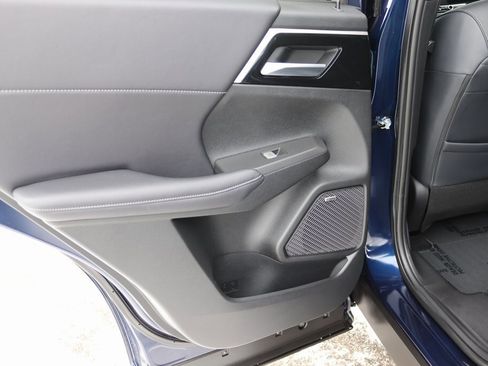 Used 2025 Mitsubishi Outlander SE image 27