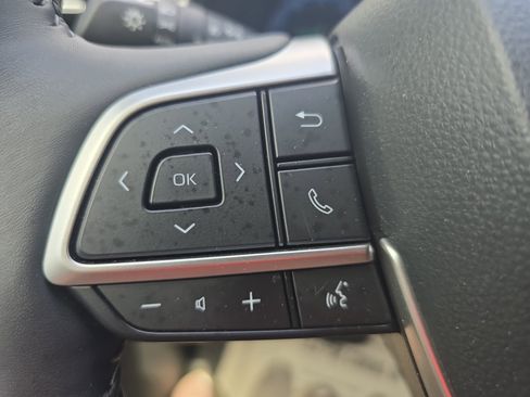 Used 2026 Toyota Highlander Limited AWD/4WD image 19
