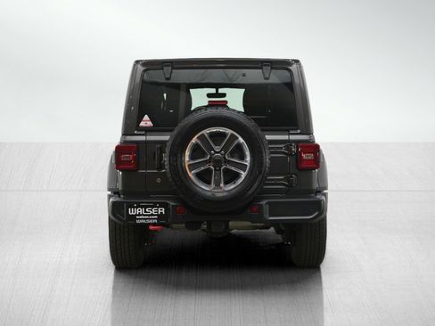 Used 2018 Jeep Wrangler Unlimited Sahara image 4