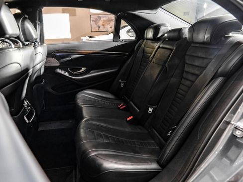 Used 2018 Mercedes-Benz S 560 4MATIC Sedan image 33