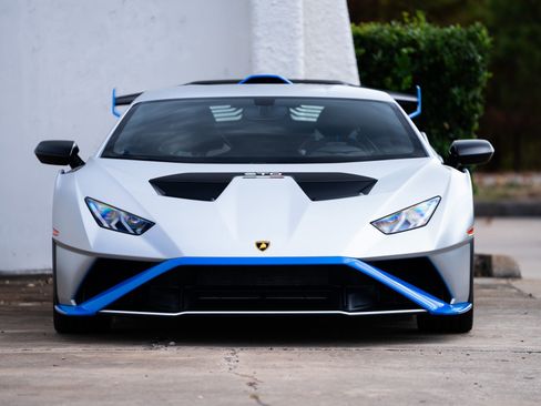 Used 2023 Lamborghini Huracan STO image 14