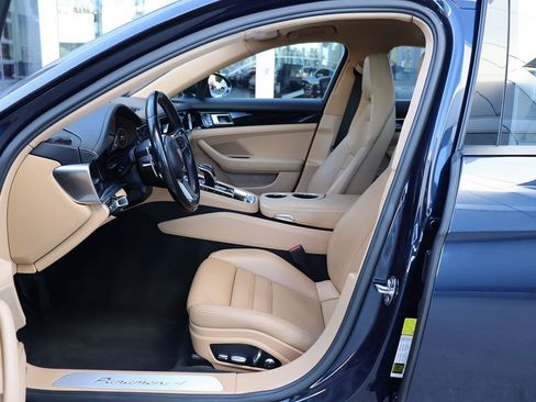 Used 2018 Porsche Panamera 4 image 35