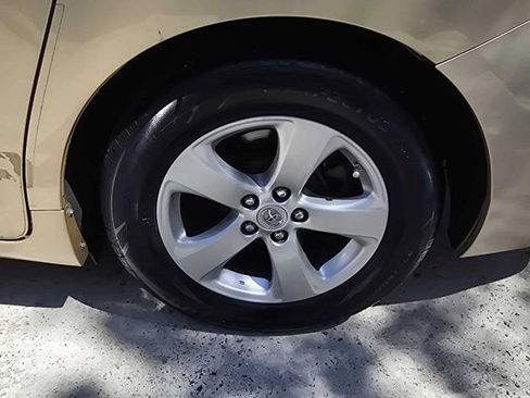 Used 2011 Toyota Sienna LE image 10