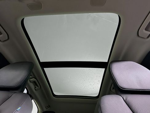 Used 2025 Volvo XC60 B5 Plus image 24