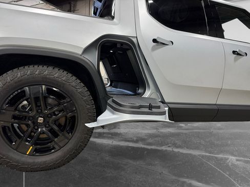 Used 2024 Rivian R1T Adventure AWD/4WD image 29