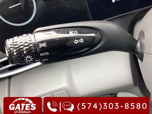 Used 2025 Hyundai Elantra SEL image 23