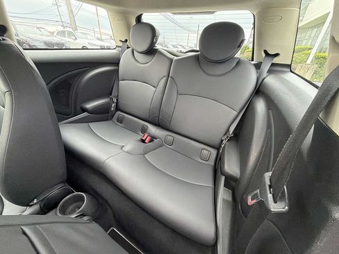 Used 2011 MINI Cooper Hardtop FWD image 21