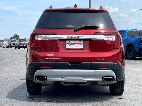 Used 2023 GMC Acadia SLT AWD/4WD image 4