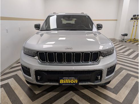 Used 2024 Jeep Grand Cherokee Overland AWD/4WD image 28