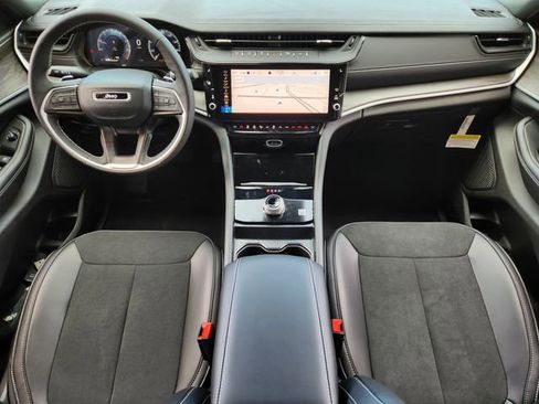 New 2026 Jeep Grand Cherokee L 2WD image 19
