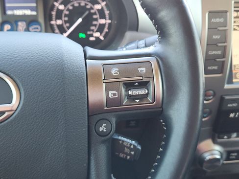 Used 2018 Lexus GX 460 image 35