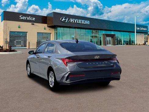 New 2026 Hyundai Elantra Hybrid FWD image 5