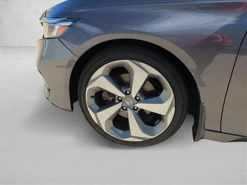 Used 2018 Honda Accord Touring image 24