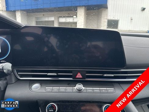 Used 2025 Hyundai Elantra SEL image 7