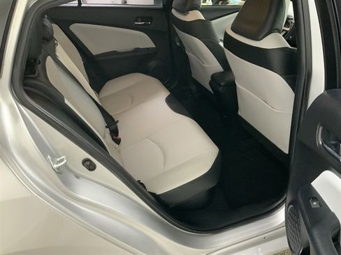 Used 2018 Toyota Prius Three Touring FWD image 17