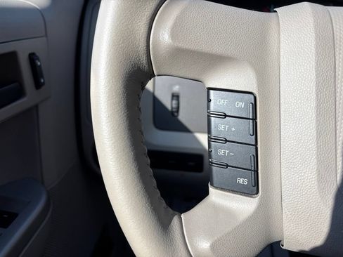 Used 2012 Ford Escape XLT FWD image 18