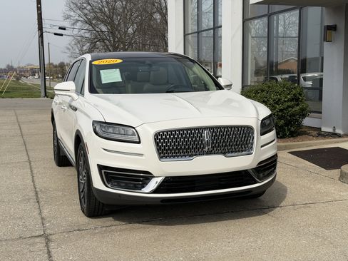 Used 2020 Lincoln Nautilus Reserve w/ Equipment Group 201A image 14