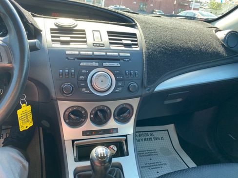Used 2010 MAZDA MAZDA3 i Touring image 17