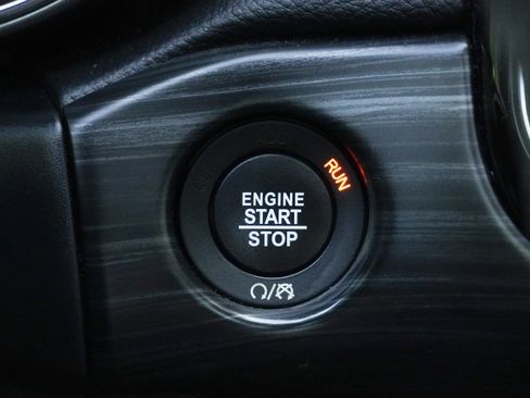 Used 2019 Jeep Grand Cherokee Altitude AWD/4WD image 19