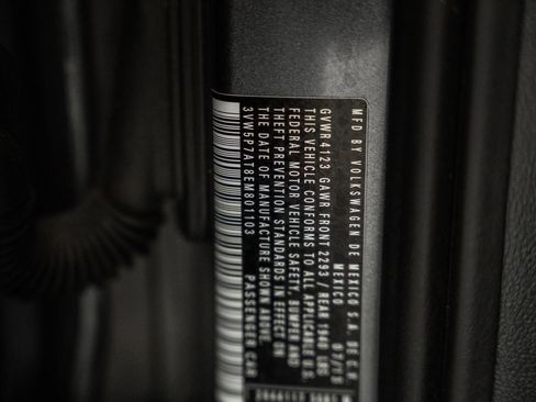 Used 2014 Volkswagen Beetle 2.5 image 39