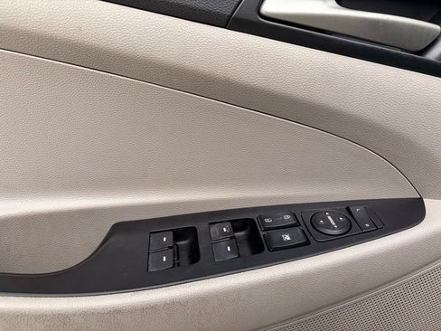 Used 2020 Hyundai Tucson SE FWD image 10