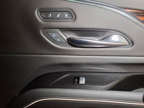 Certified 2022 Cadillac Escalade Premium Luxury image 26