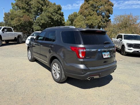 Used 2018 Ford Explorer XLT w/ Equipment Group 202A AWD/4WD image 3