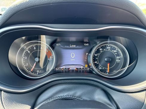 Used 2019 Jeep Cherokee Trailhawk image 12