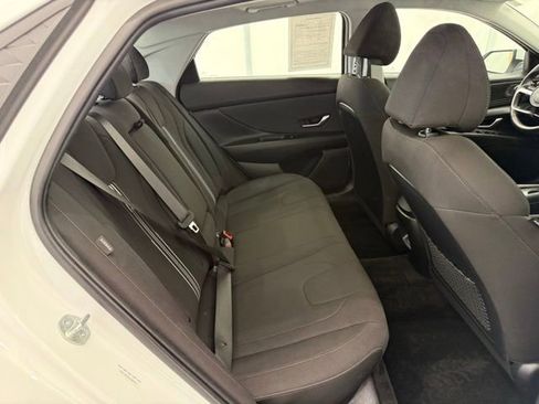 Used 2025 Hyundai Elantra SEL FWD image 23