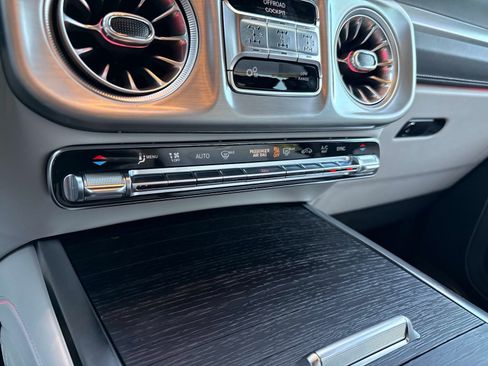 Certified 2025 Mercedes-Benz G 63 AMG 4MATIC image 28