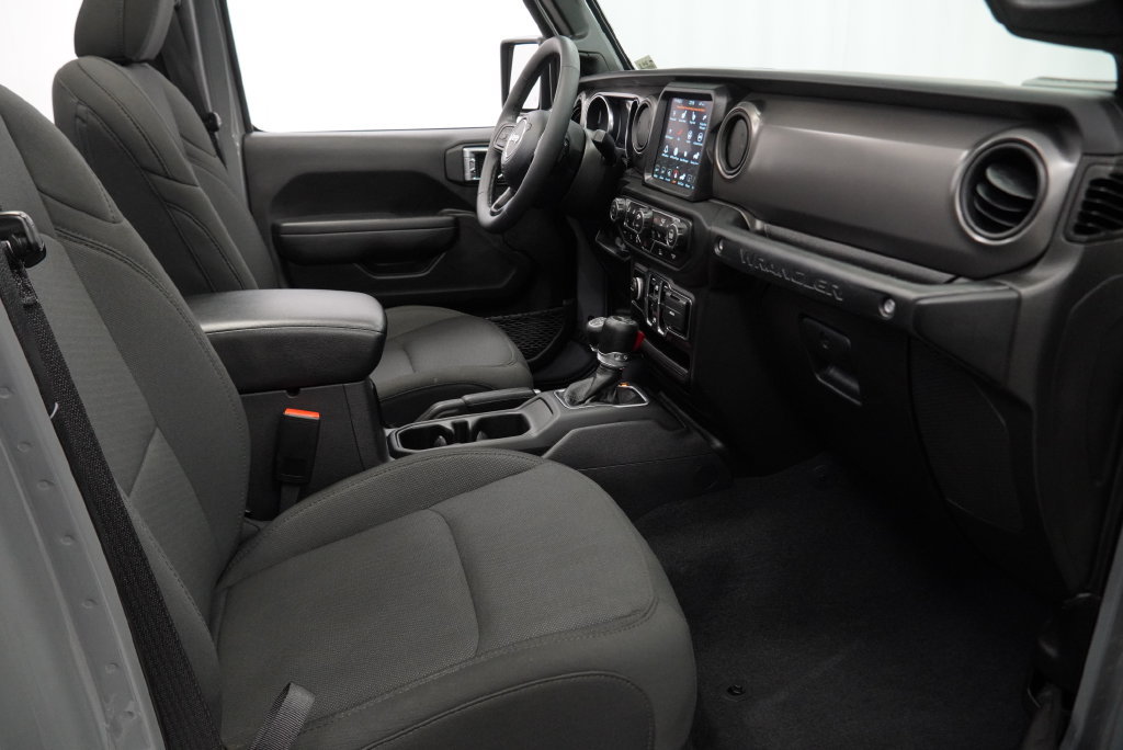 Used 2023 Jeep Wrangler Unlimited w/ Sun & Screen Package AWD/4WD image 40