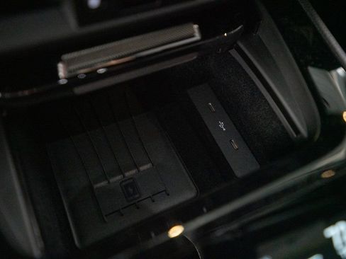 New 2025 Porsche Cayenne AWD/4WD image 31