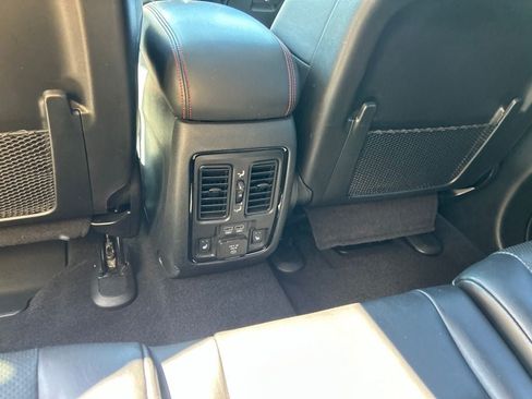 Used 2025 Dodge Durango GT AWD/4WD image 23