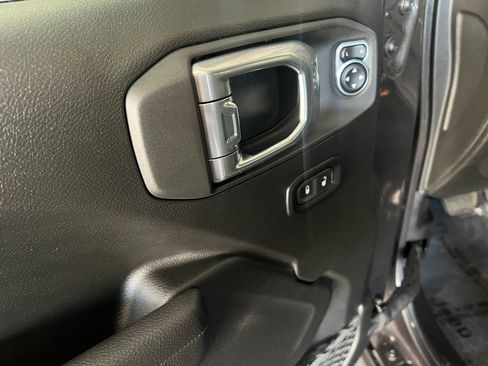 New 2025 Jeep Wrangler Unlimited Rubicon w/ Convenience Group image 12