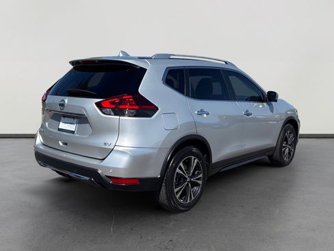 Used 2020 Nissan Rogue SV w/ Sun & Sound Touring Package FWD image 5