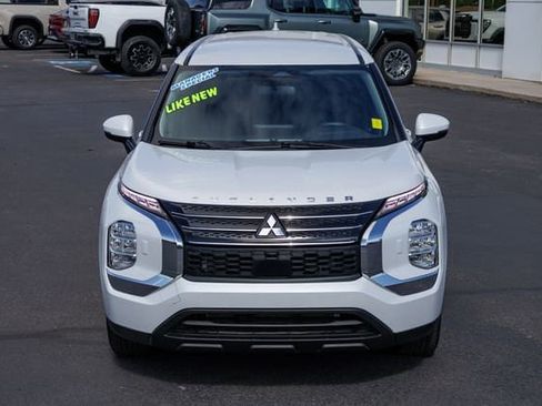 Used 2024 Mitsubishi Outlander ES AWD/4WD image 30