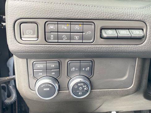 Used 2022 GMC Yukon Denali image 22