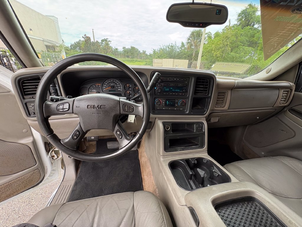 Used 2004 GMC Sierra 3500 SLT w/ Skid Plate Package AWD/4WD image 8