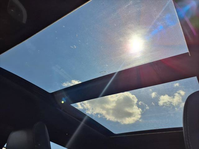 Certified 2025 Chrysler Pacifica Limited FWD image 21