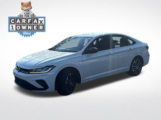 Used 2025 Volkswagen Jetta Sport FWD video 3