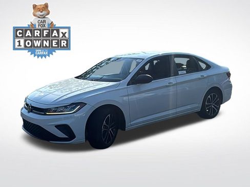 Used 2025 Volkswagen Jetta Sport FWD image 3