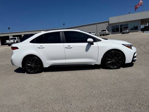 Used 2026 Toyota Corolla SE FWD image 4