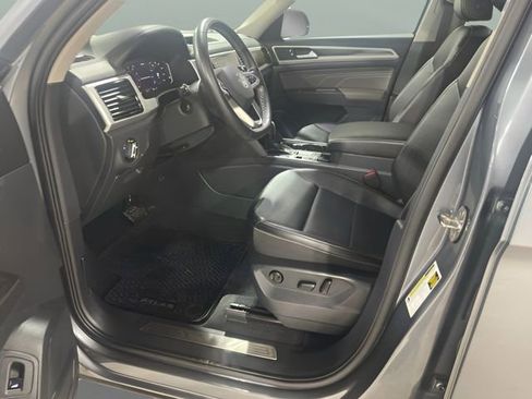 Used 2022 Volkswagen Atlas SE w/ Panoramic Sunroof Package FWD image 9