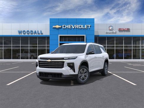 New 2026 Chevrolet Traverse LT image 8